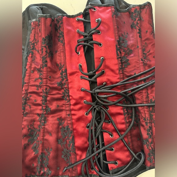 Vintage Strapless Scarlet Corset Set - Picture 7 of 9